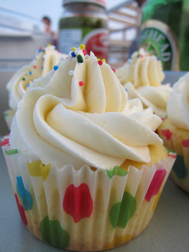 Best how Vanilla  eat Yellow : to buttermilk Cupcakes vanilla crave Cupcakes / cupcakes love Buttermilk make